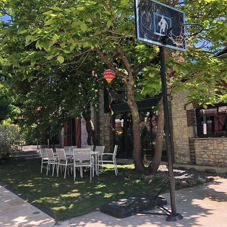 Le Rouge & Blanc Bed & Breakfast Saint-Maurice-le-Vieil Dış mekan fotoğraf